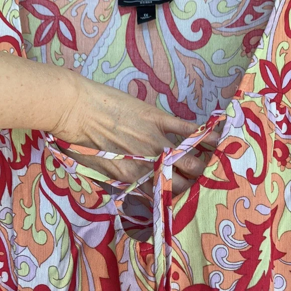 RelistAGB colorful abstract floral blouse lace up w tassel detail at neckline 1X - Picture 7 of 16